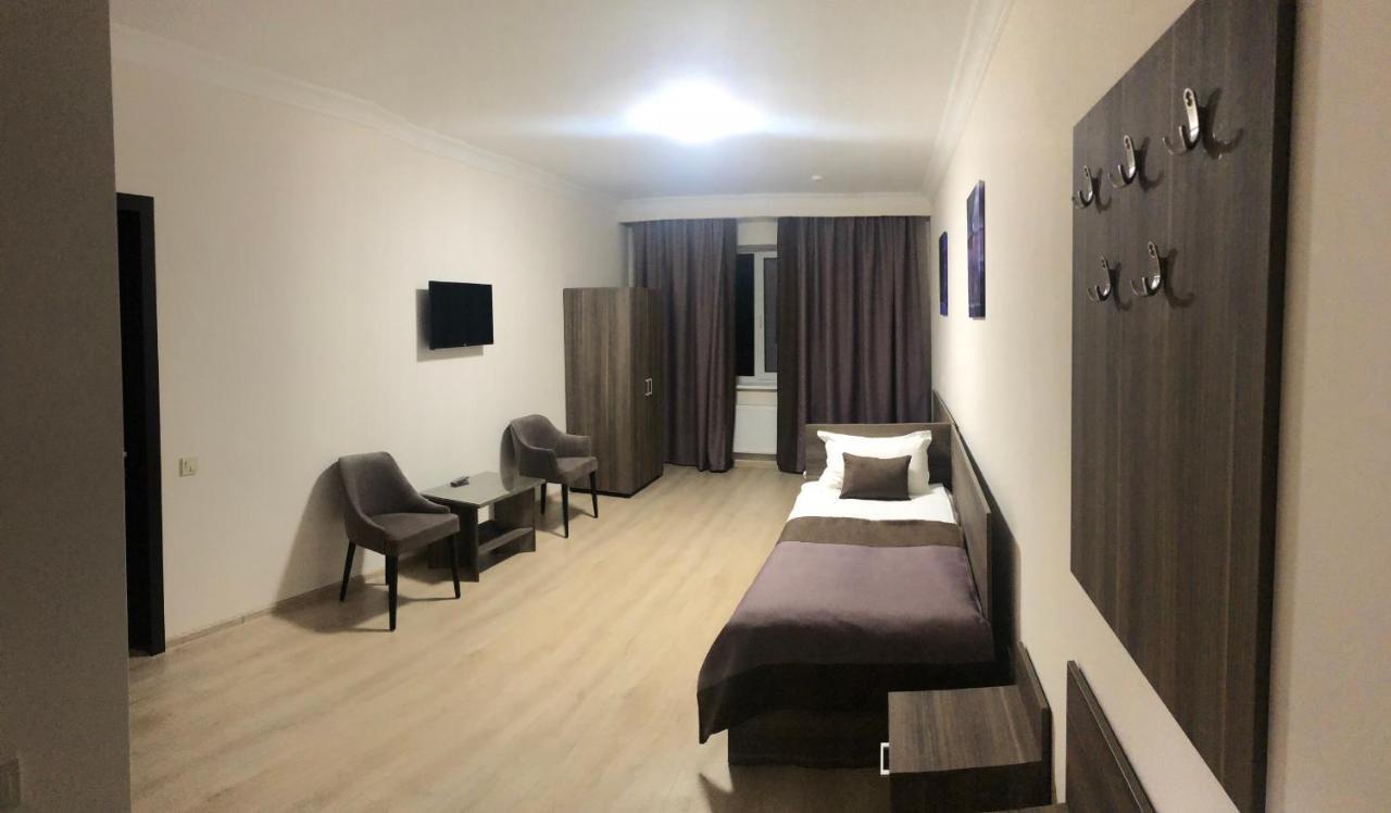 迷你不停止酒店 Boryspilʼ 外观 照片